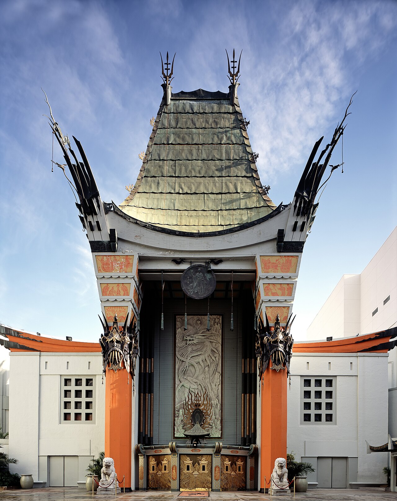 TCL Chinese Theatre 华丽的中国风入口
